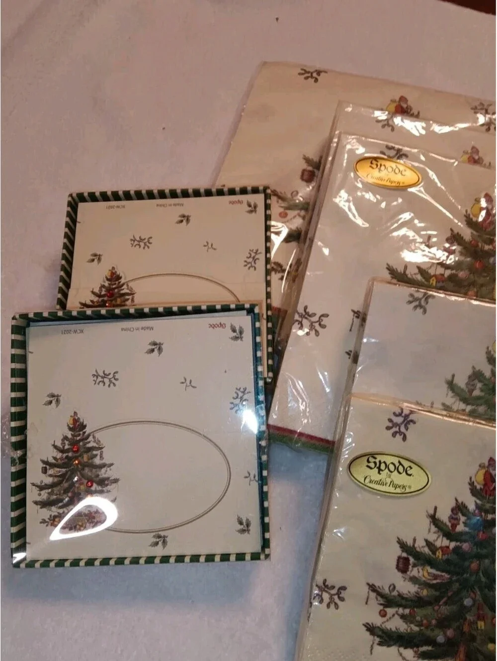 Spode Christmas Tree 3 Ply 11 Dinner, Cocktail Napkins N 2 Place Card PlatesNEW